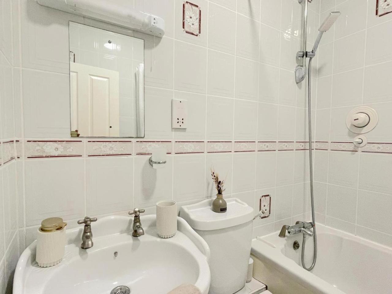 Luxury Apartment In Paddington Londra Esterno foto