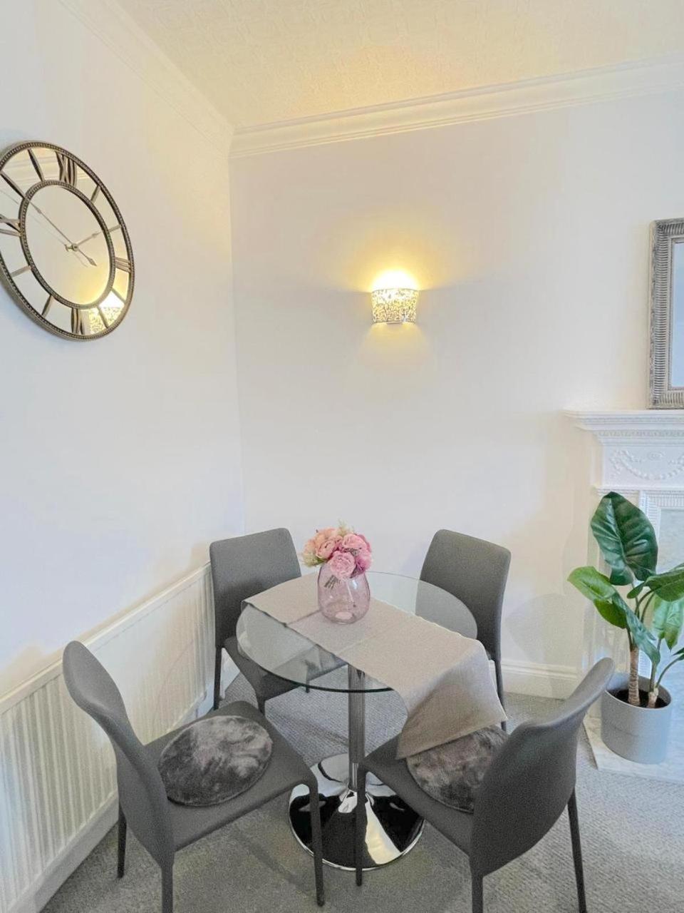 Luxury Apartment In Paddington Londra Esterno foto
